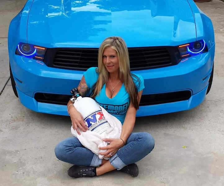 girls-top-car-hot (109)