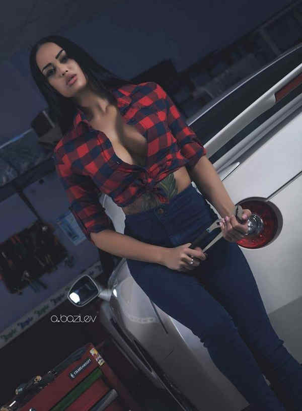 girls-top-car-hot (53)