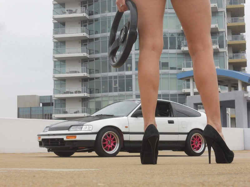 Foto di Girl top bellissima con auto