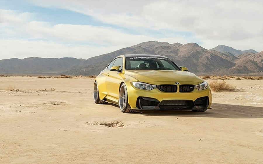 BMW-M4-GTRS4-Vorsteiner-01