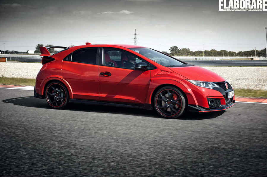 122 - 2015 CIVIC TYPE R REAR 3_4 DYN