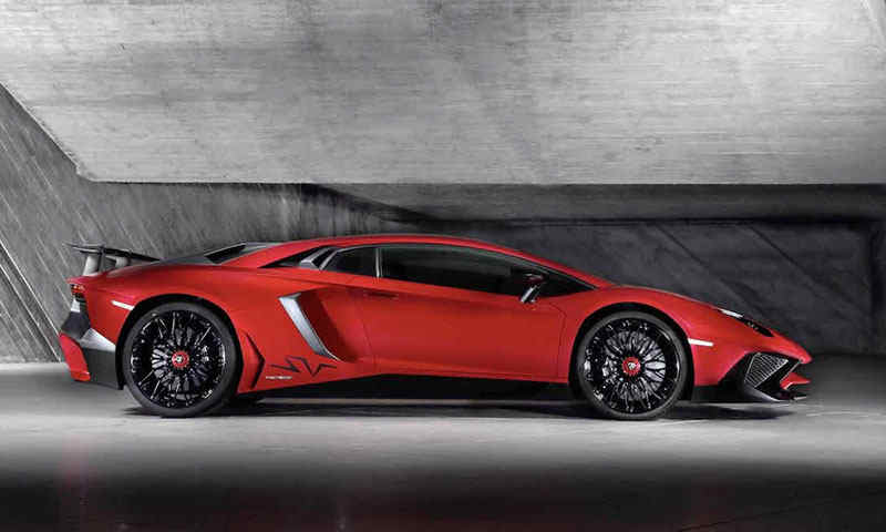 Lamborghini-Aventador-LP-750-4-Superveloce-0