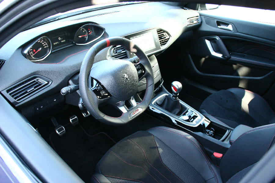 Peugeot_308_GTi_Interni_25