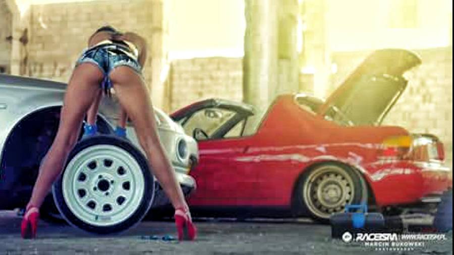 car-girls-Honda-Crx-rossa