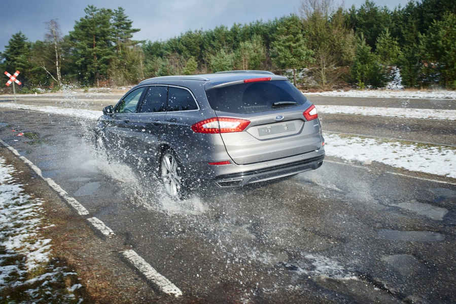 ford-test-buche-stradali-5