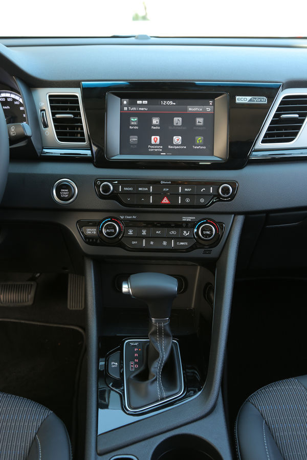 kia-niro-plancia-2