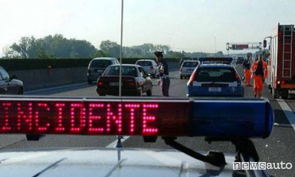Incidente stradale segnalato dalla Polizia