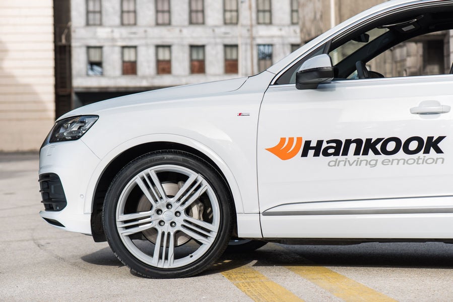 hankook-ultra-high-performance-ventus-s1-evo%c2%b2-1