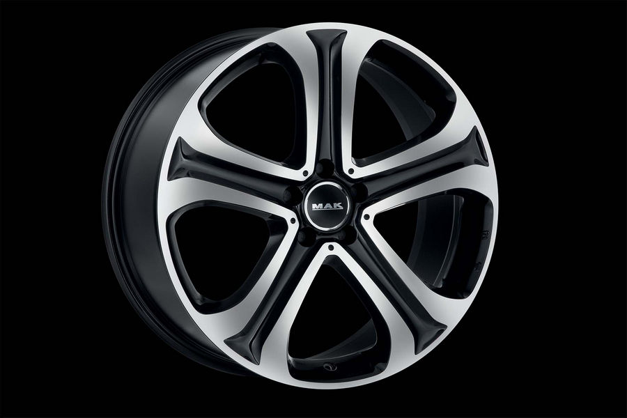 MAK-Spitze-black-mirror