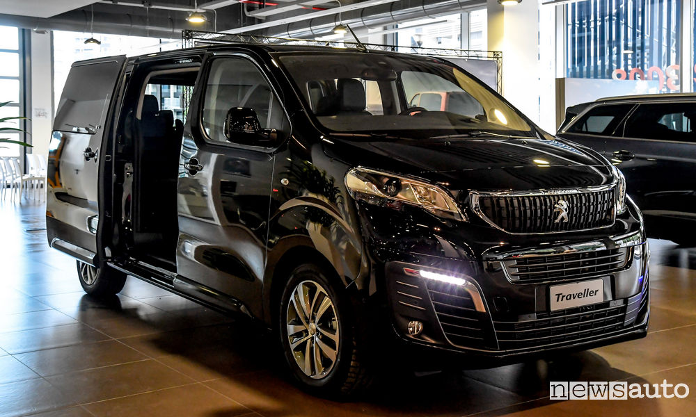 Peugeot Traveller Business VIP