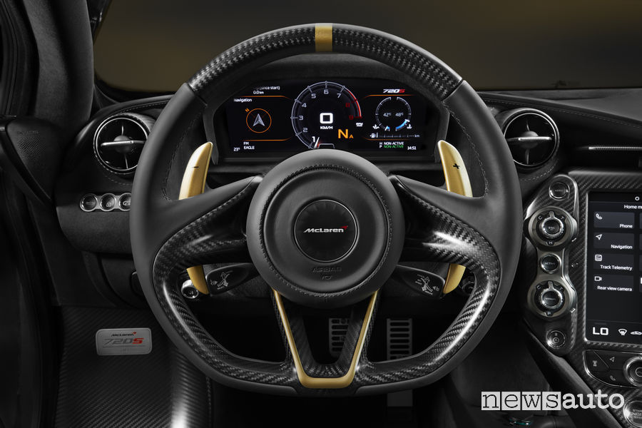 McLaren 720S in oro Salone di Dubai