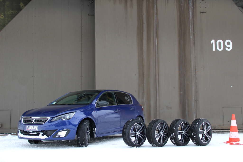 Test pneumati invernali con Bridgestone, Continental, Goodyear, Hankook e Michelin.