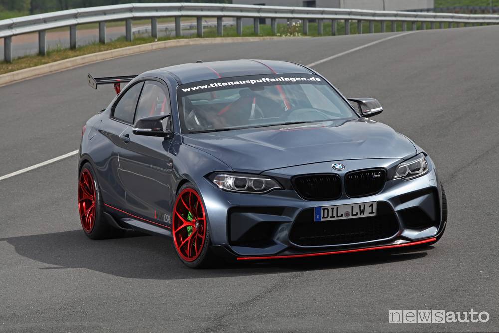 BMW M2 CSR vista frontale