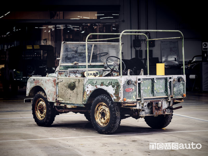 restauro auto d'epoca Land Rover 1948