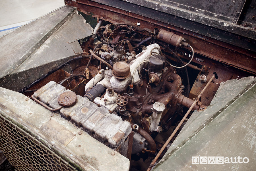 restauro auto d'epoca Land Rover 1948
