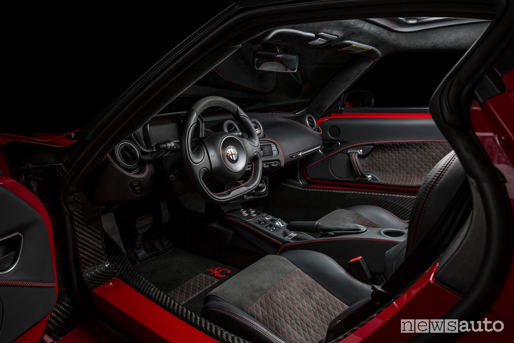 Interni Alfa Romeo 4C kit estetico