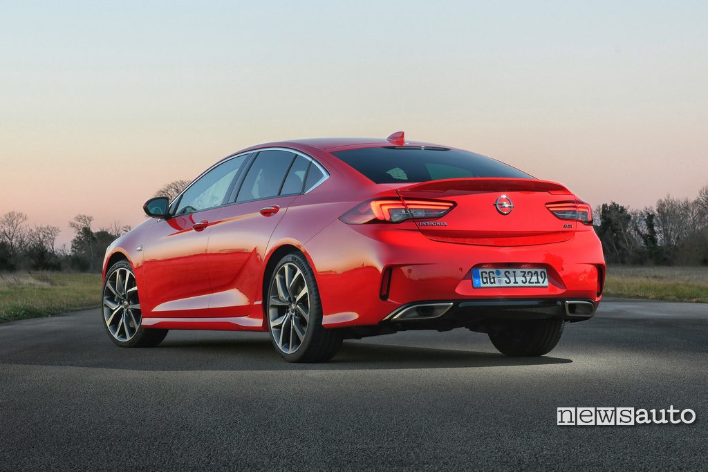 Opel Insignia GSi esterni Opel Insignia GSi esterni