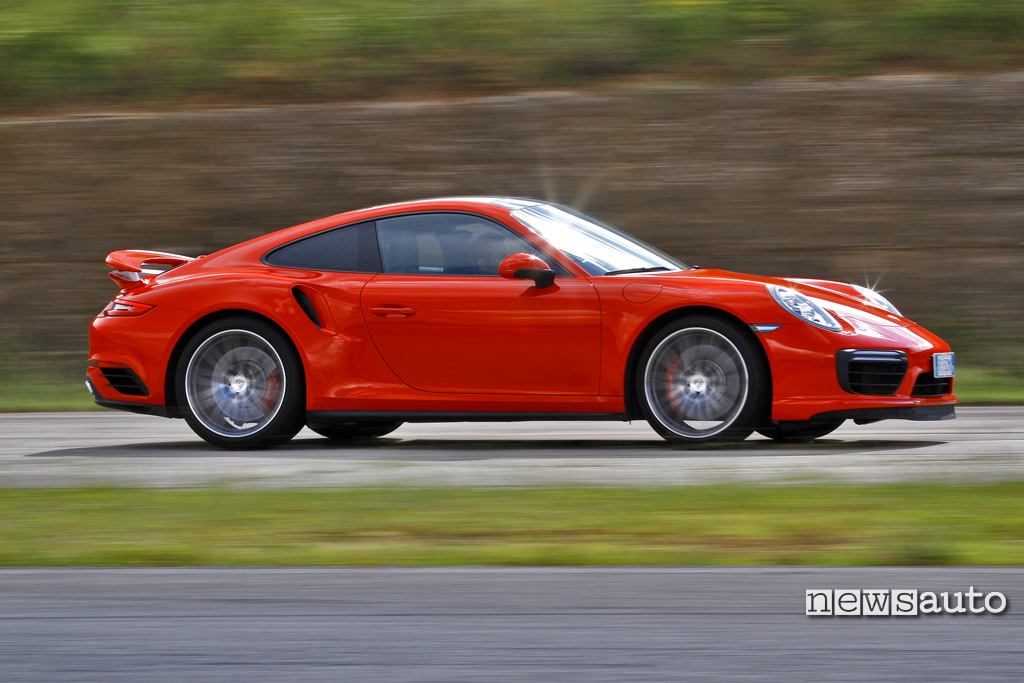 Porsche 911 turbo prova su strada Porsche 911 turbo