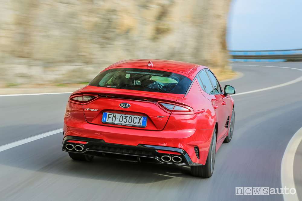 Vista posteriore Kia Stinger