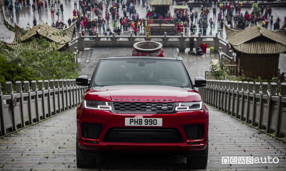 Range Rover Sport PHEV Tianmen Mountain Road