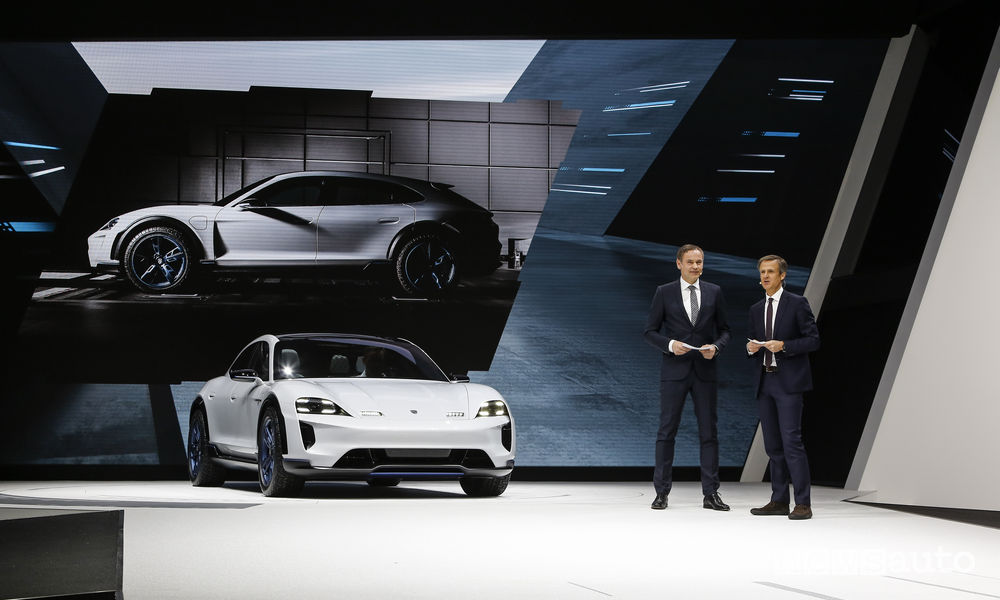 Porsche Ginevra 2018 Mission E Cross Turismo