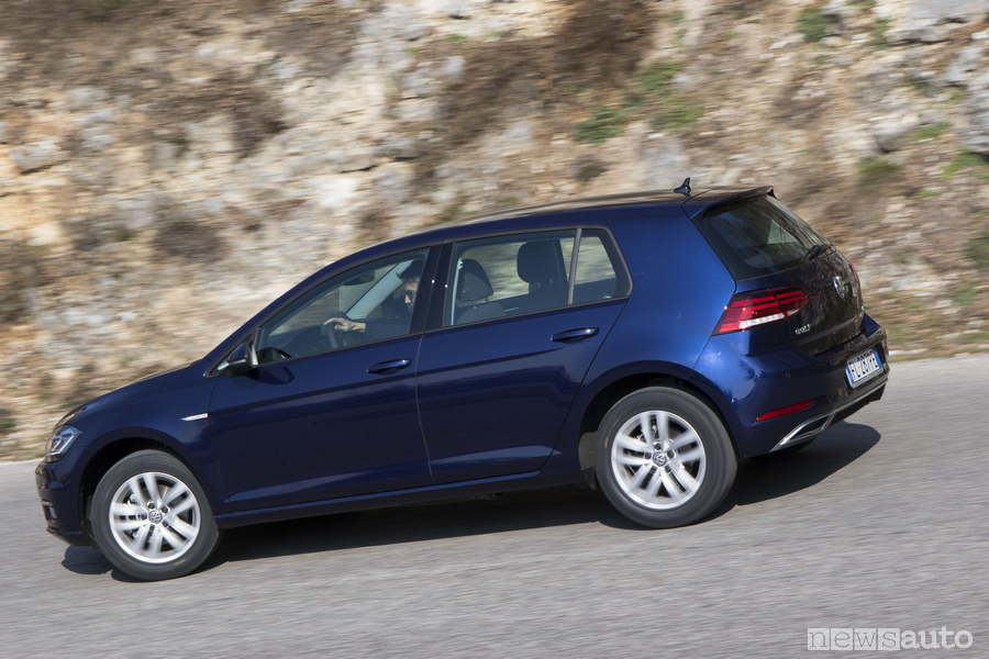 VW-GOLF-TGI-metano-2018-laterale (1)