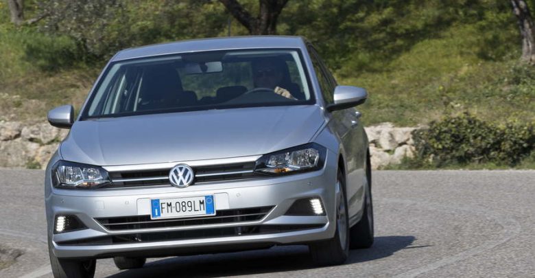 Vista anteriore Volkswagen Polo TGI metano