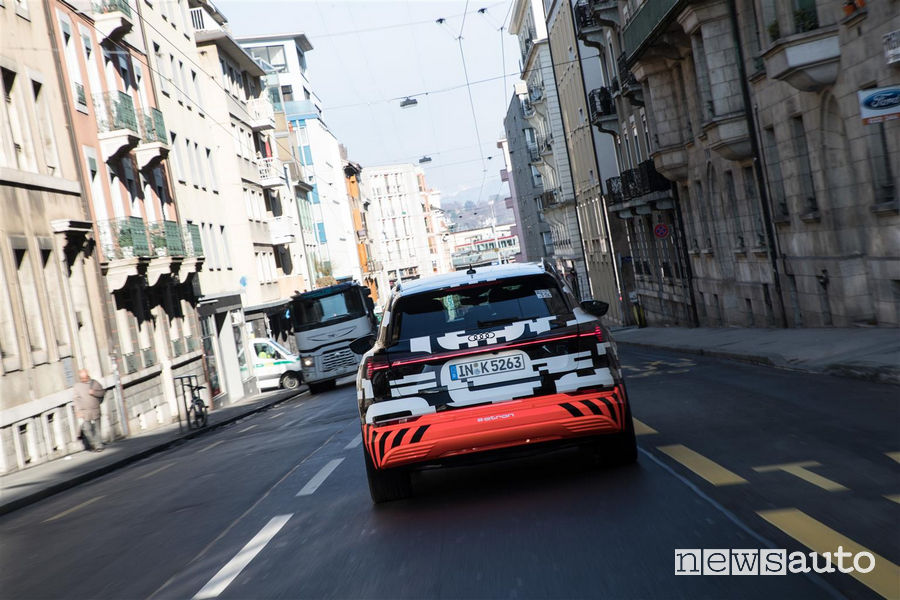 Auto elettrica Audi e-tron