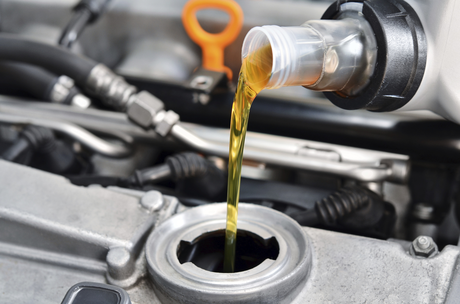 Cambio olio motore quando cambiare olio motore