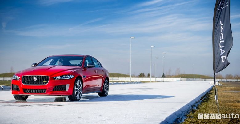 Record Jaguar XE Sport