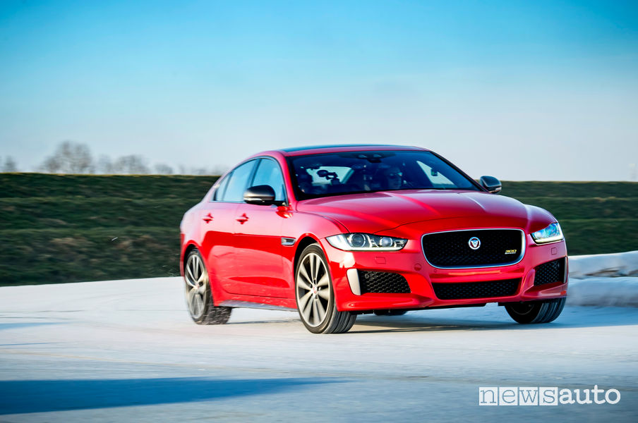 Record Jaguar XE Sport