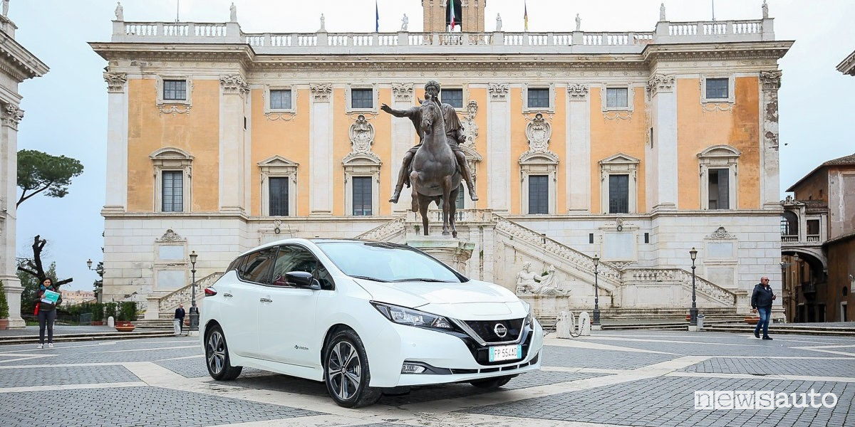 Nissan Leaf auto comune di Roma