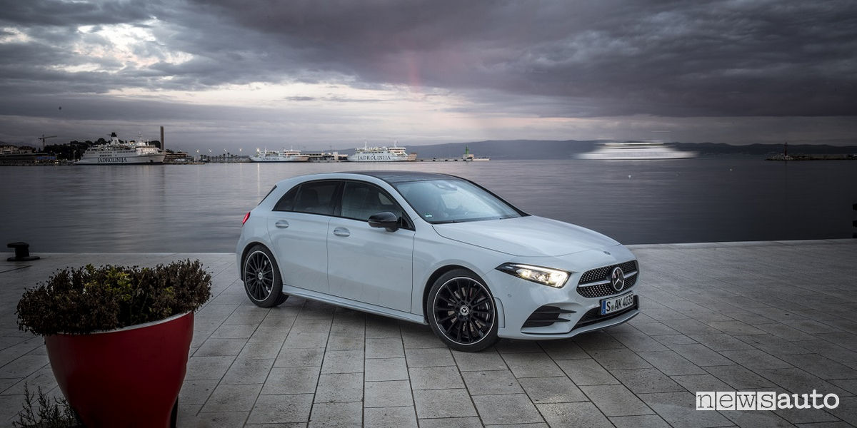 Mercedes fari Multibeam Led, vista frontale Classe A