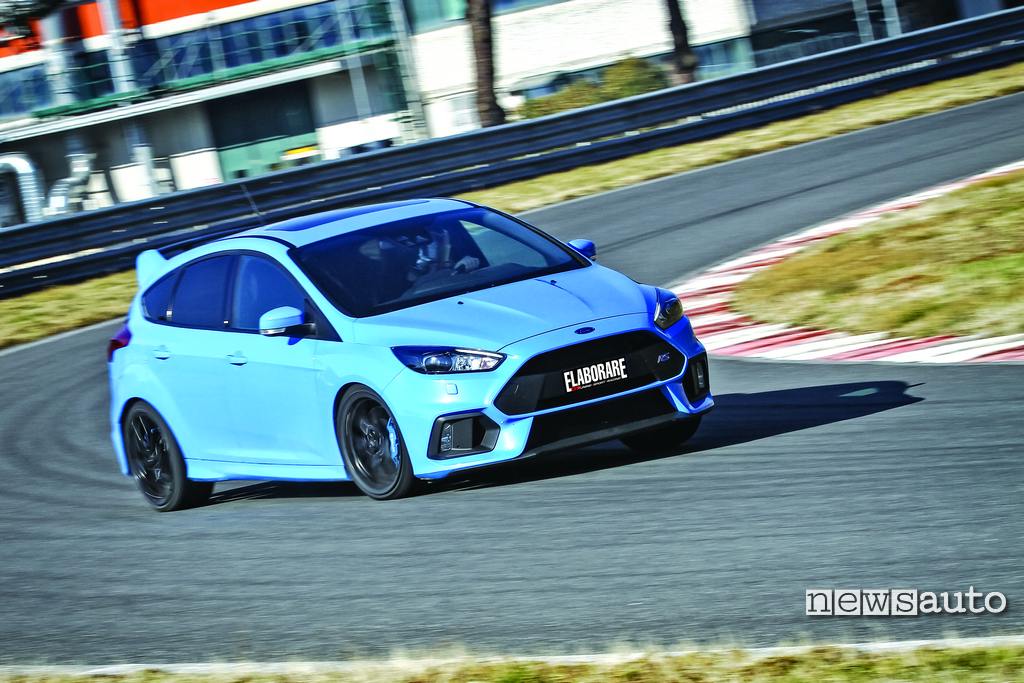 Ford Focus RS 350 CV la prova in pista Ford Focus RS 350 CV la prova in pista