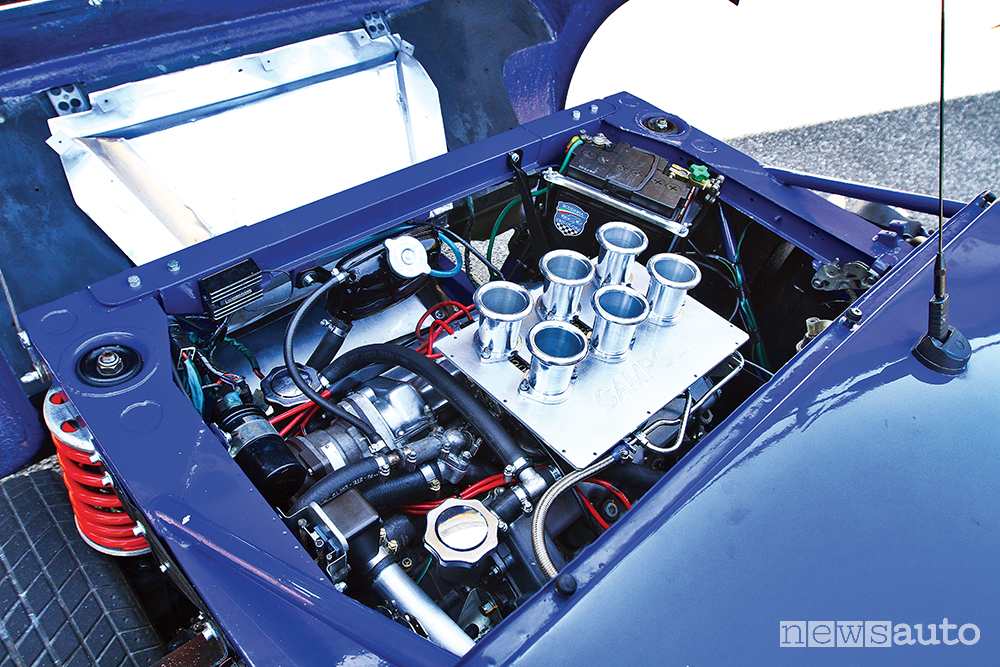 Lancia Stratos vista motore