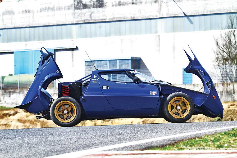 Lancia Stratos vista laterale