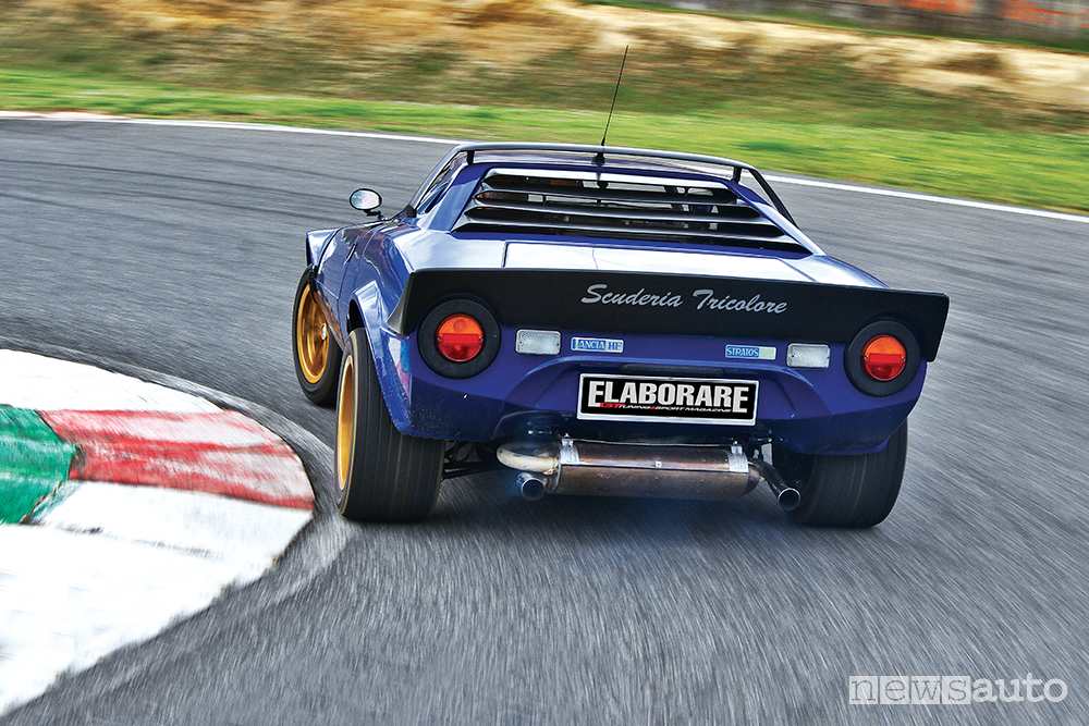 Lancia Stratos vista posteriore