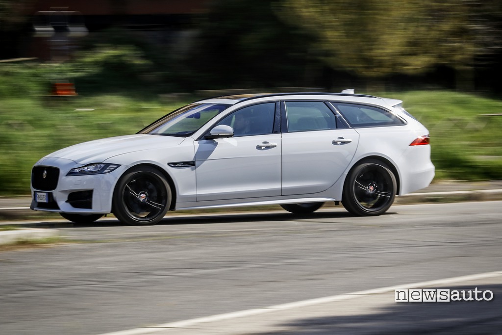 jaguar xf sportbrake come è fatta jaguar xf sportbrake come è fatta
