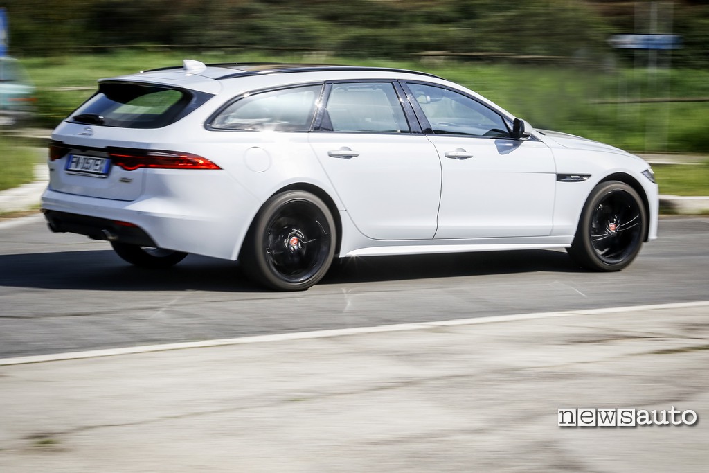 Jaguar xf sportbrake 25d come va Jaguar xf sportbrake 25d come va