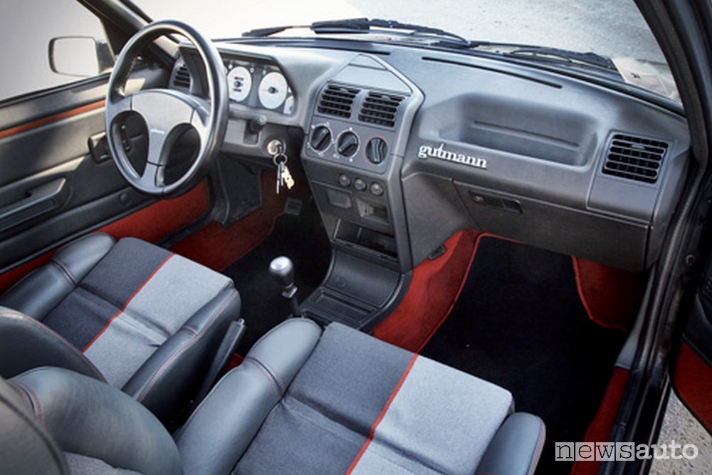 Peugeot 205 Gutmann vista interni