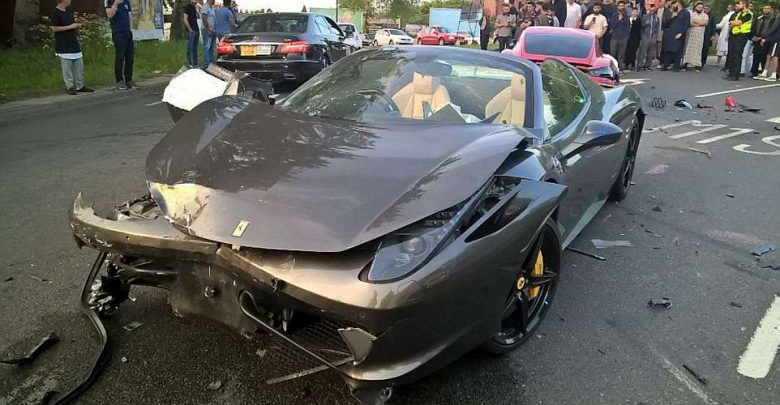 Incidente tra supercar Ferrari contro Porsche Sinistro Stradale Estero