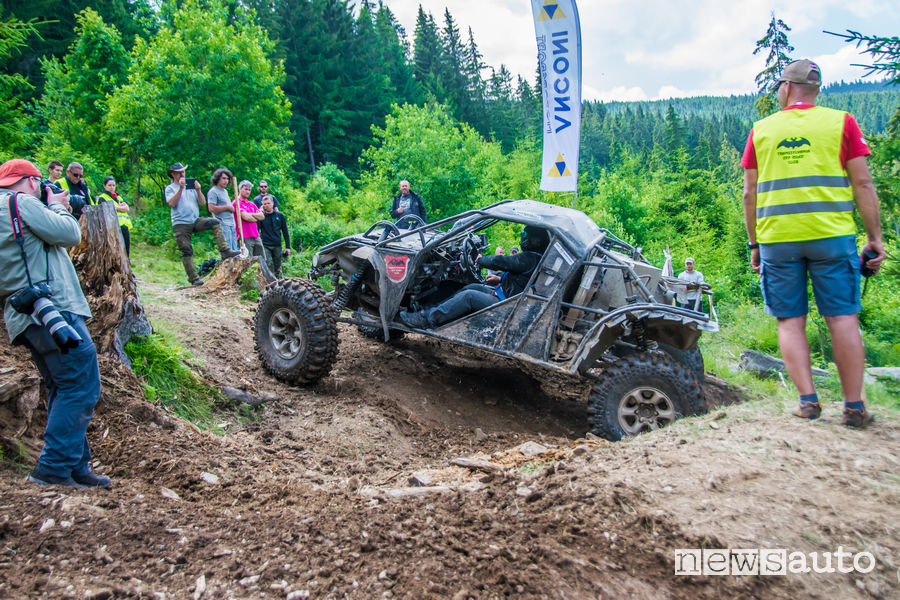 Gara estrema 4x4 Transsylvania Trophy