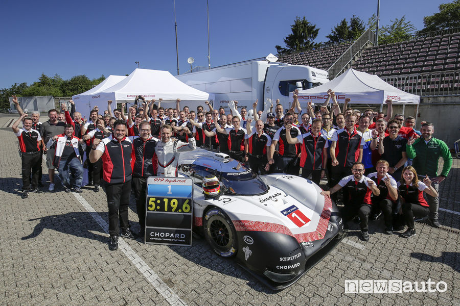 Nurburgring record assoluto Porsche 919 Hybrid Evo