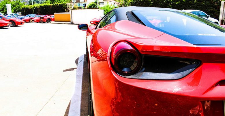 Ferrari 488 vista posteriore faro