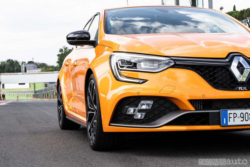 Gruppo fari anteriori LED Renault_Megane_RS-2018 (7)