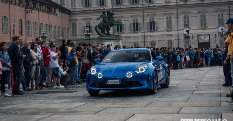 Alpine A110 alla Supercar Night Parade