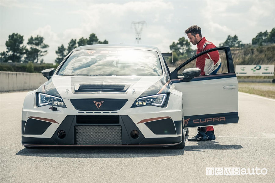 Andrea Dovizioso sulla CUPRA TCR