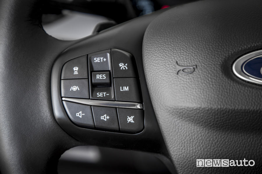 Pulsanti del cruise control adattivo su Ford Focus