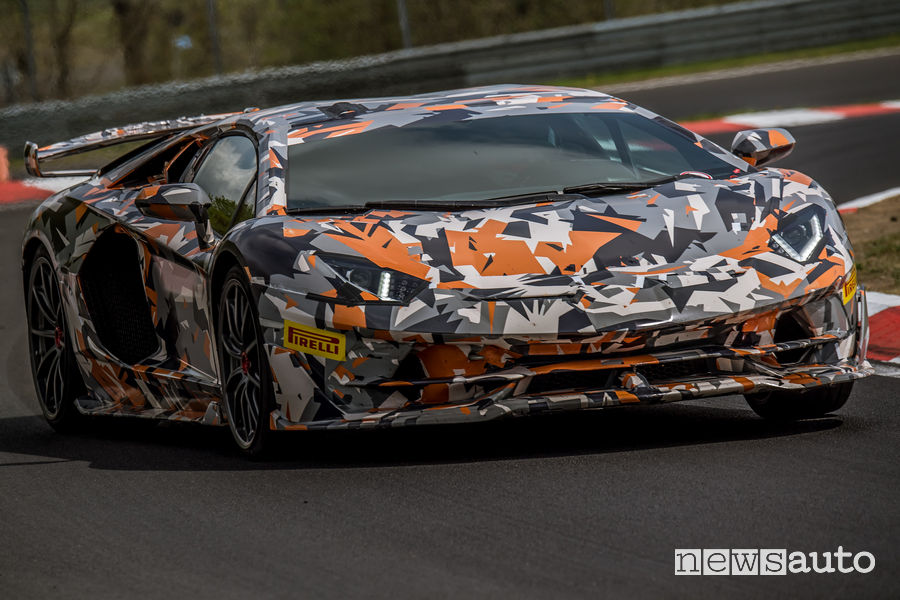 Lamborghini Aventador SVJ camouflage record al Nurburgring 2018