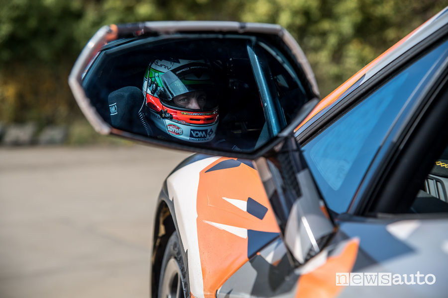 Lamborghini Aventador SVJ camouflage record al Nurburgring 2018, pilota Marco Mapelli